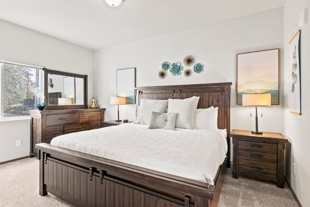 Spacious New 2 Bed 2 Bath Apt By Downtown 스포캔 외부 사진